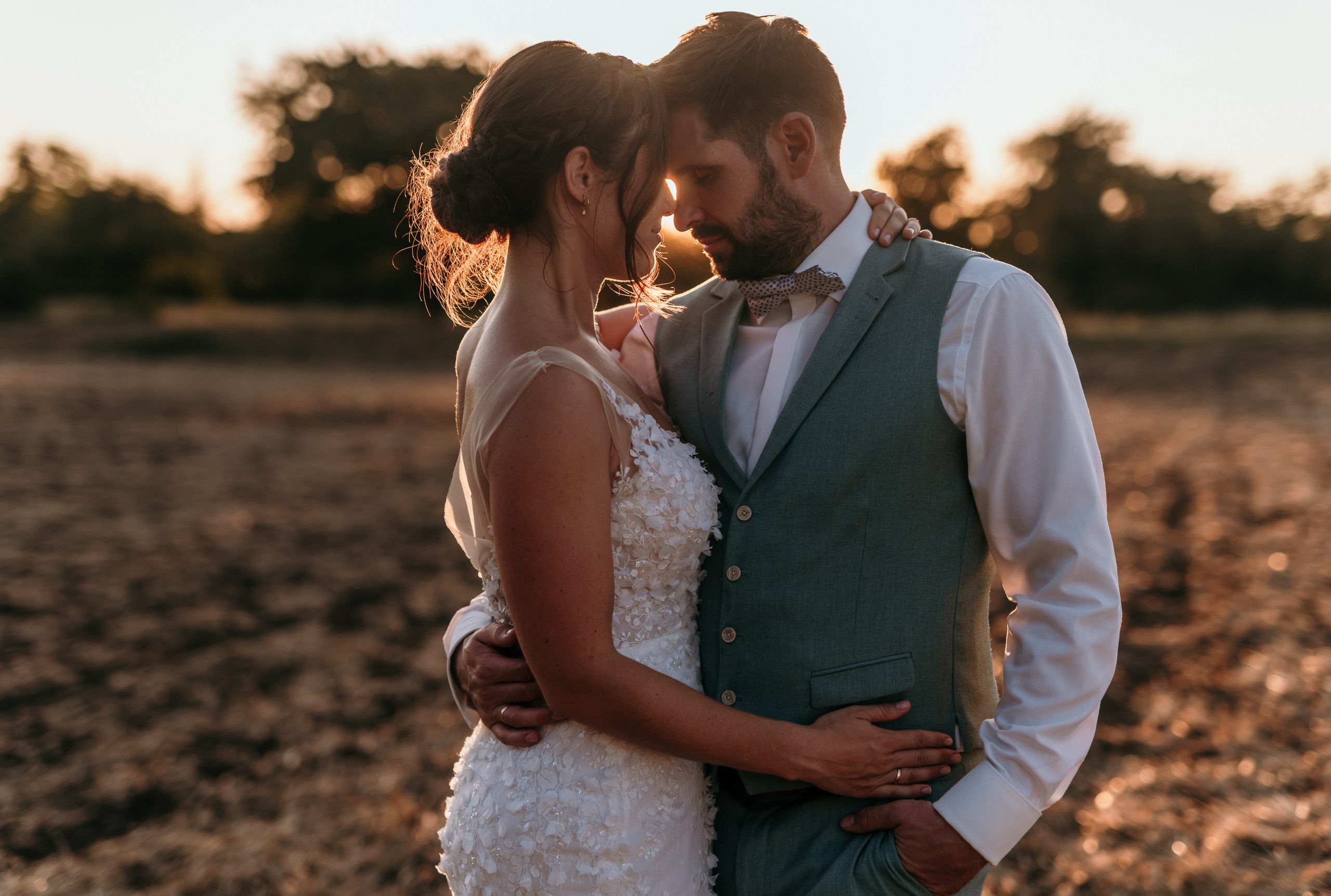 Brautpaar im Sonnenuntergang bei Heidelberg bei Hochzeit im Bonsaizentrum